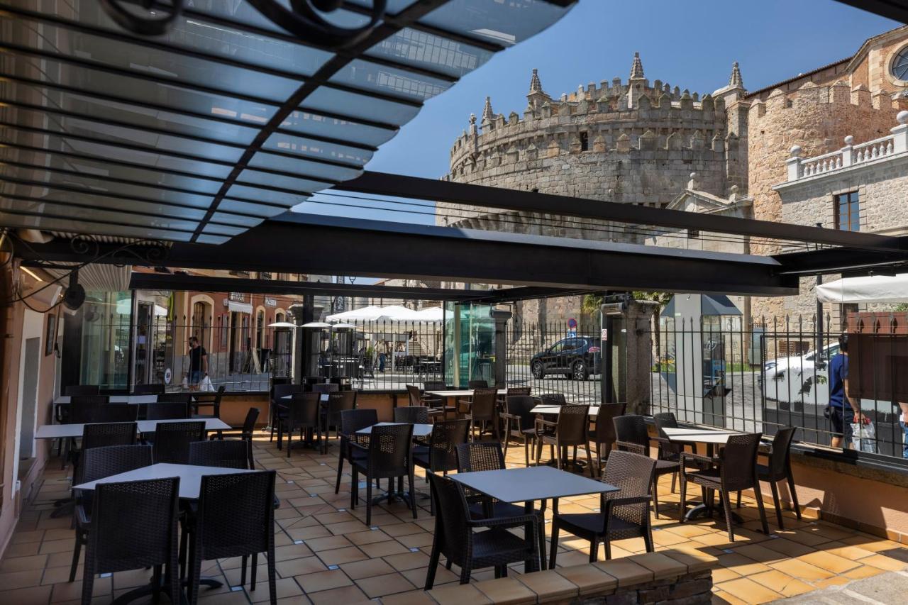 Hostal Restaurante Puerta del Alcázar Ávila Exterior foto
