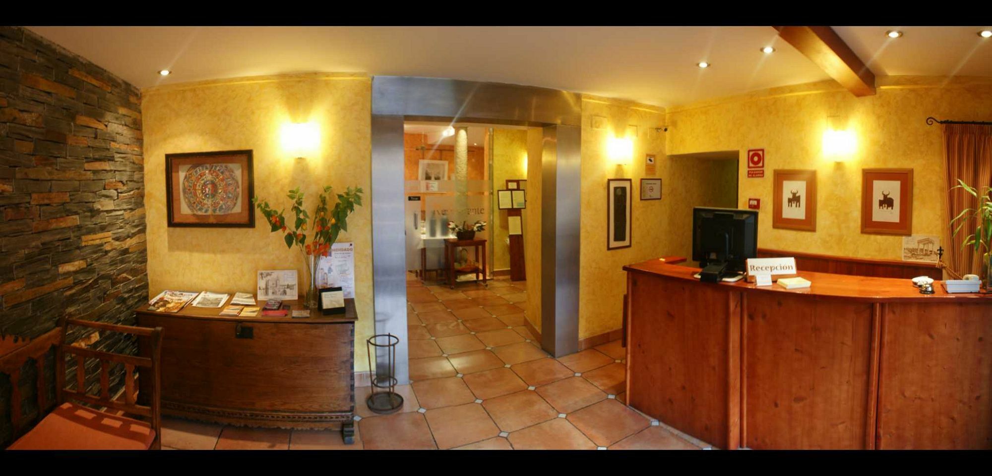 Hostal Restaurante Puerta del Alcázar Ávila Exterior foto